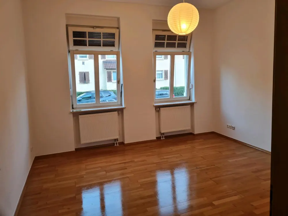 Frisch Renovierte 2 Zimmer Wohnung
