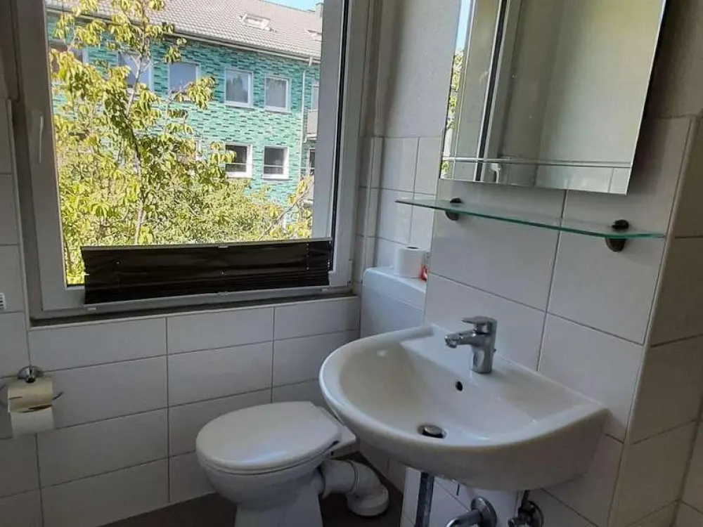Annenstr. 90, 2. OG 2 schöne 2- Zi.- Whg. zu sofort