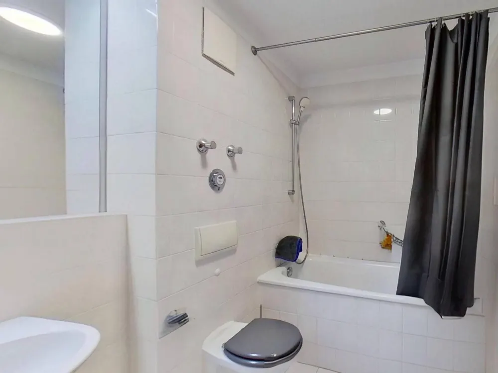 ** Helle 2 Zimmer-Wohnung mit BALKON in Hellerhof **