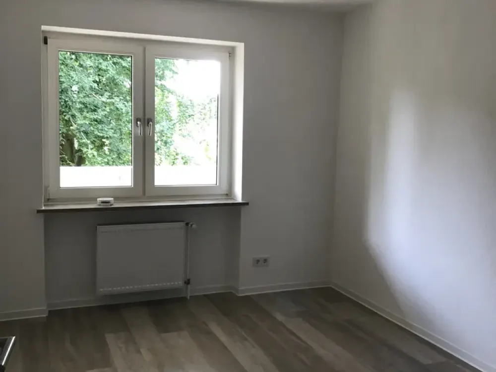 Frisch sanierte 3 - Zimmer Wohnung mit Loggia