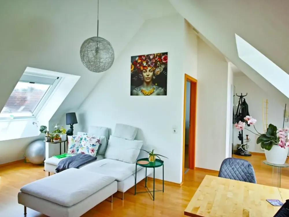 Compact and Well-Maintained: 2-Room Apartment in Denkendorf