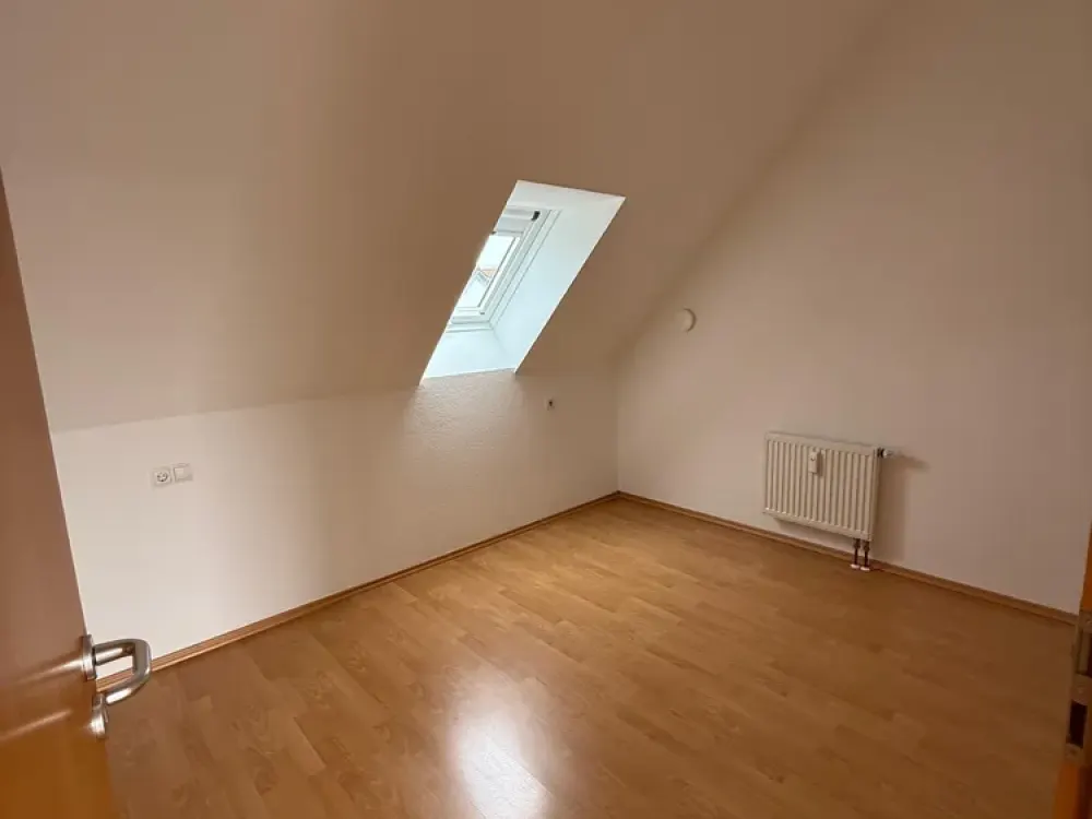 Compact and Well-Maintained: 2-Room Apartment in Denkendorf
