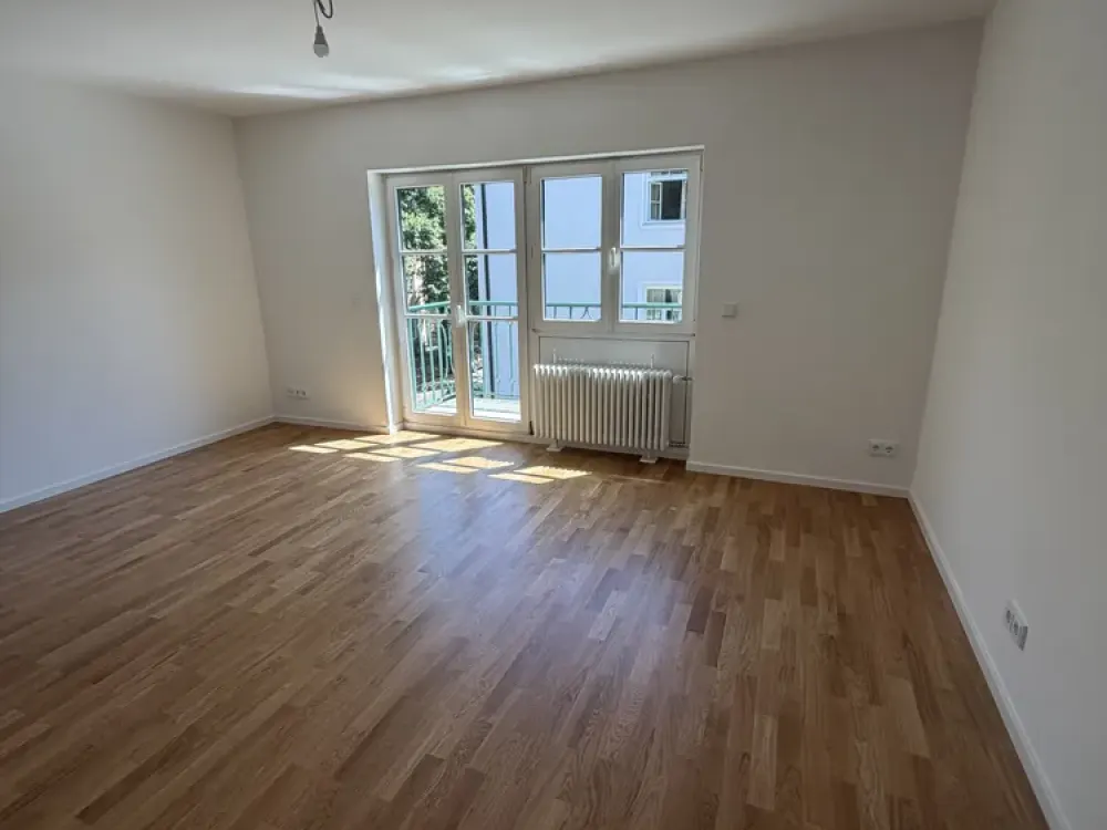Erstbezug nach umfassender Sanierung, hochwertige 2-Zimmer-Wohnung mit zwei Balkonen in Nymphenburg