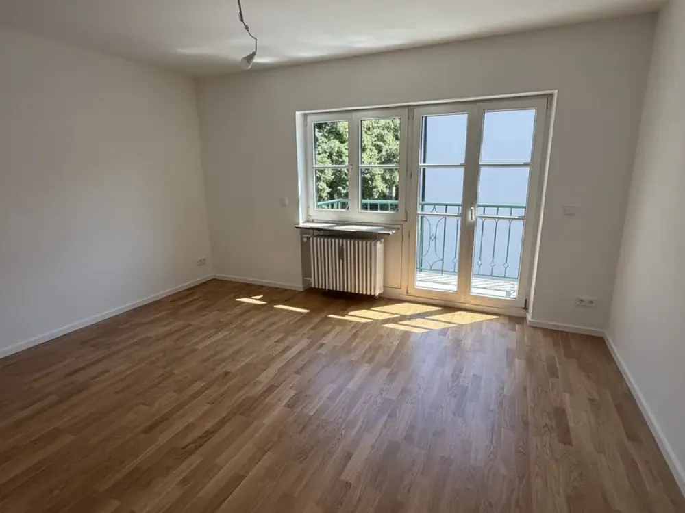 Erstbezug nach umfassender Sanierung, hochwertige 2-Zimmer-Wohnung mit zwei Balkonen in Nymphenburg