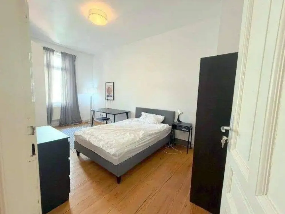 Ab 15.10.2026- schickes Zimmer in 3er WG mit Top Lage vom Gallus Viertel