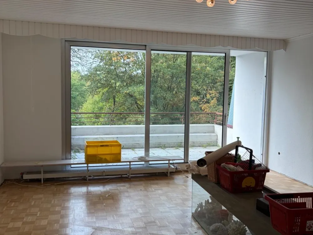 großzügige renovierte Zweizimmer Wohnung ca. 82qm in Döln Dellbrü