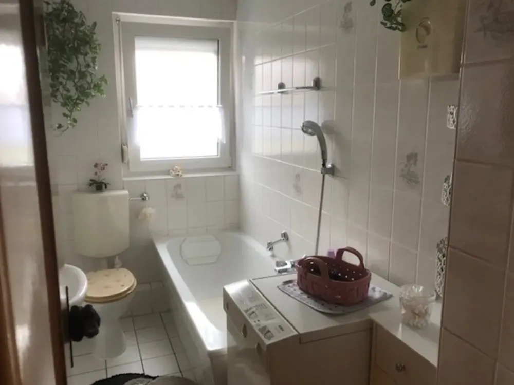 3-Zimmer Wohnung mit Balkon + Keller