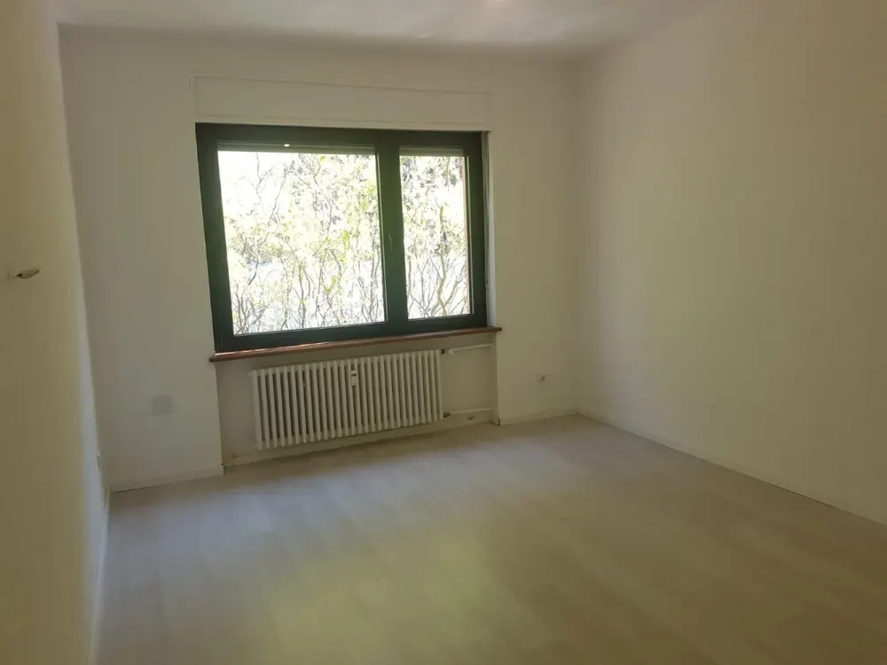 3-room apartment with kitchen and bathroom in a convenient location in Saarbrücken