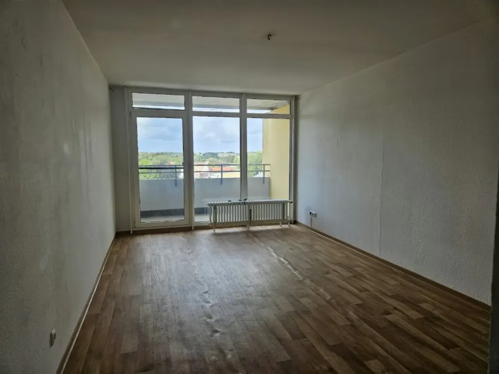 Bezugsfertig ab Oktober: frisch renovierte 1-Zimmer-Wohnung mit Balkon & Küchenzeile im Stadtzentrum