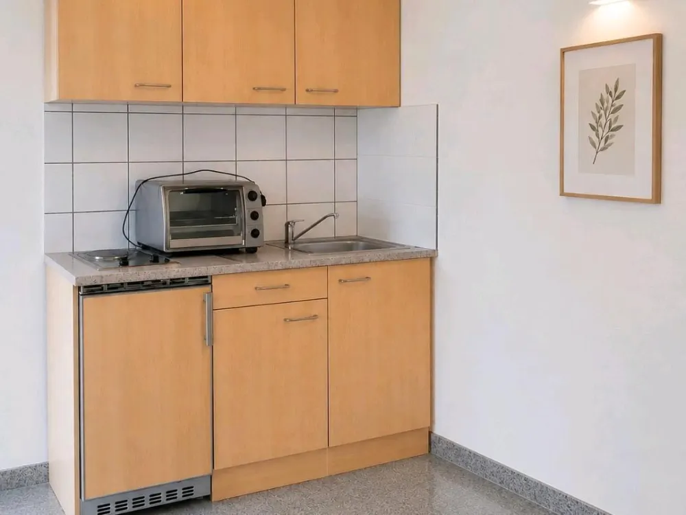 Helle 1-Zimmer-Whg. (40qm) mit EBK & Duschbad