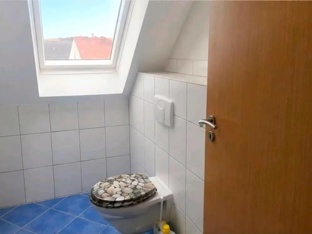 Helle 1-Zimmer-Whg. (40qm) mit EBK & Duschbad