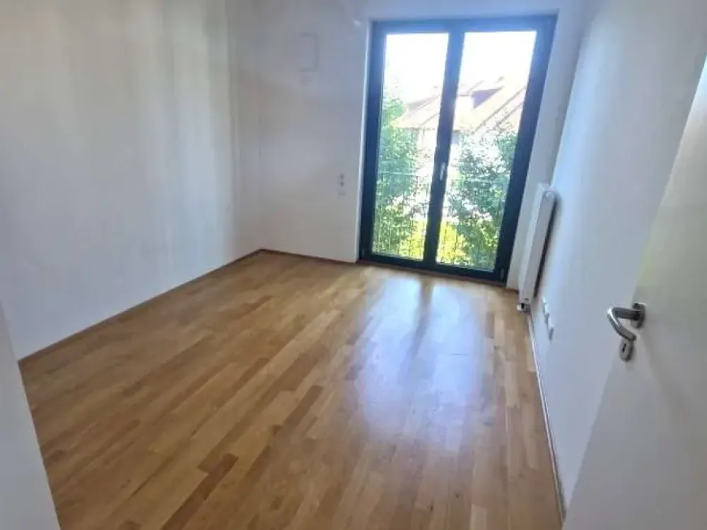 Großzügige, moderne und helle 5 Zimmer-Wohnung in Ismaning