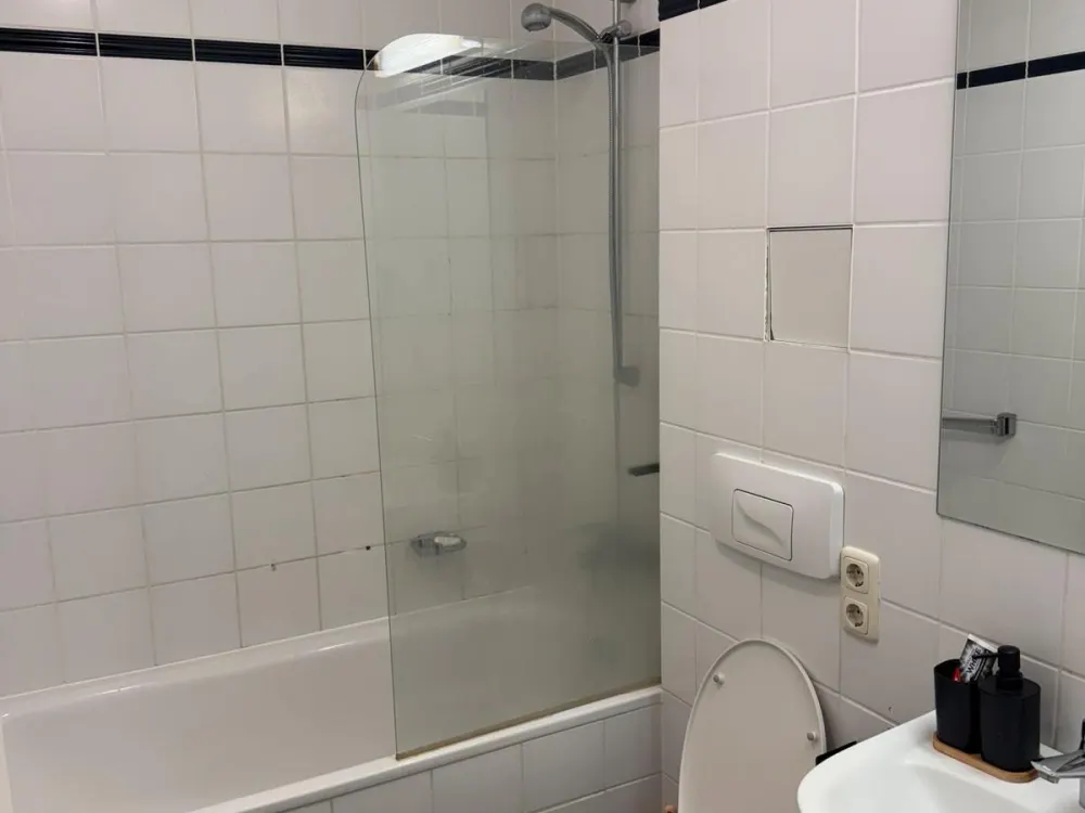 Einzimmerwohnung zu vermieten mit Balkon