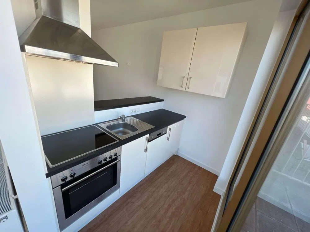 Exklusiv renovierte Wohnung in City West