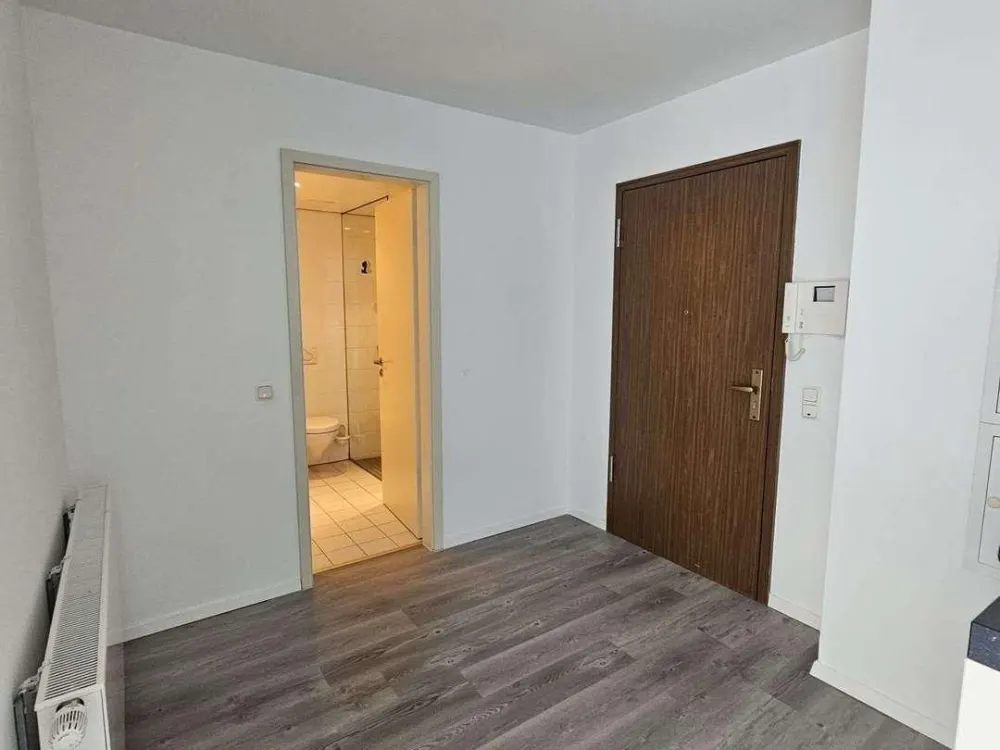 Exklusiv renovierte Wohnung in City West