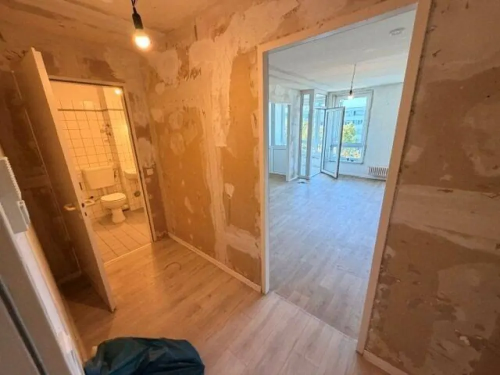 Raum für Ihre Ideen: Renovierungsbedürftige Wohnung mit großem Entwicklungspotenzial!