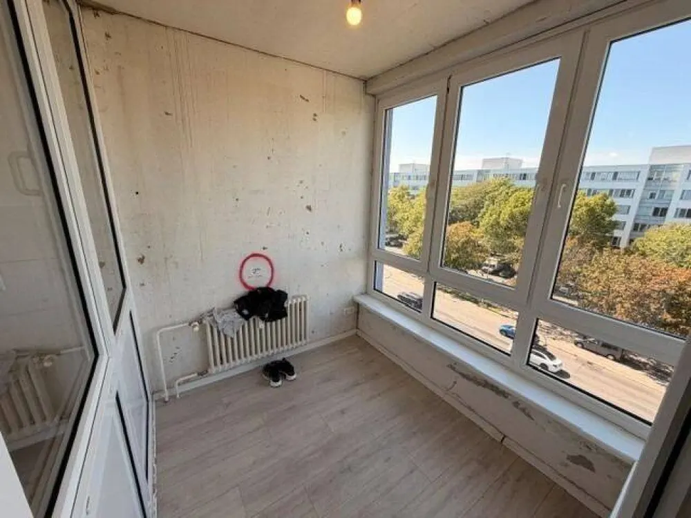 Raum für Ihre Ideen: Renovierungsbedürftige Wohnung mit großem Entwicklungspotenzial!