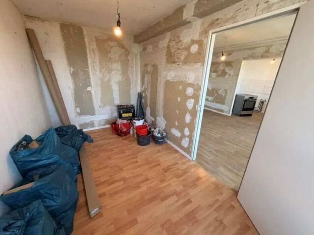 Raum für Ihre Ideen: Renovierungsbedürftige Wohnung mit großem Entwicklungspotenzial!
