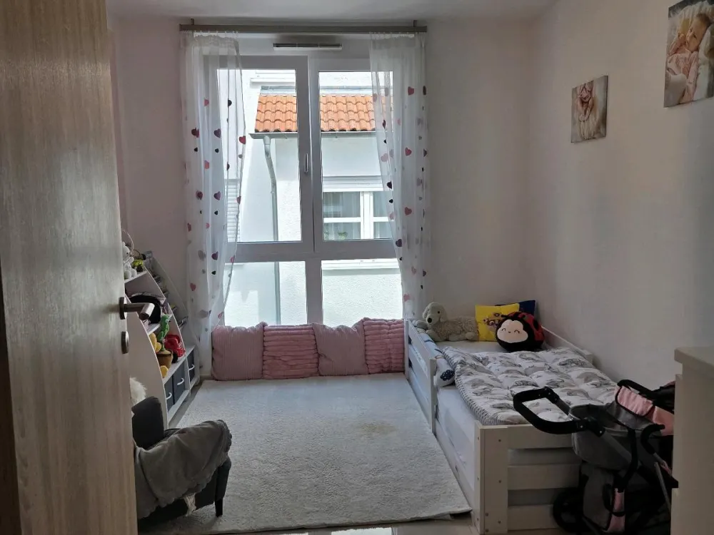 Helle 4-Zimmer-Wohnung mit Balkon, Garage&Stellplatz in NT-Zizis