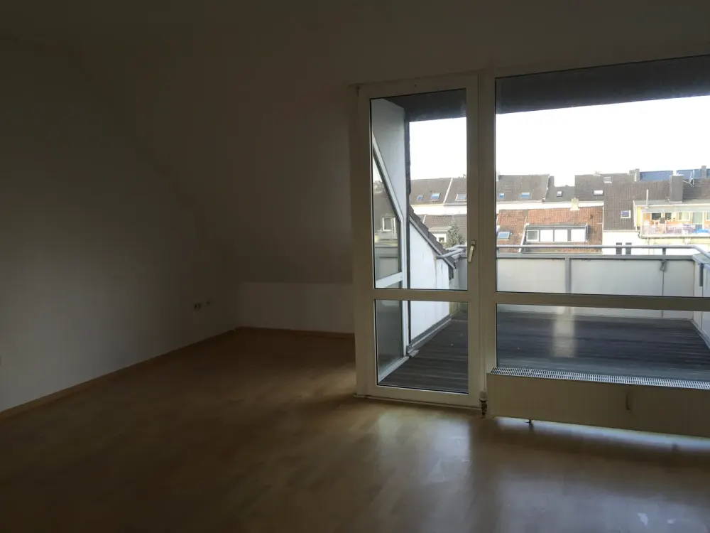 Helle Dachgeschosswohnung mit grosser Dachterrasse