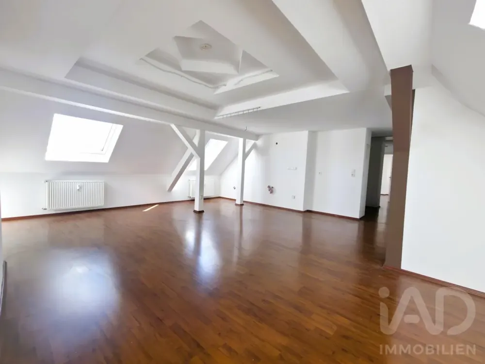 Attraktive Dachgeschosswohnung: Wohnen mit Charme in Bochum