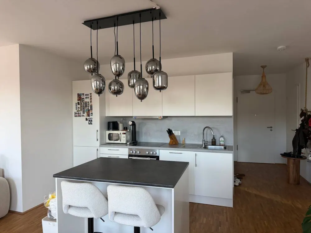 Living with a Feel-Good Factor: Bright 3-Room Apartment with Balcony and Fitted Kitchen