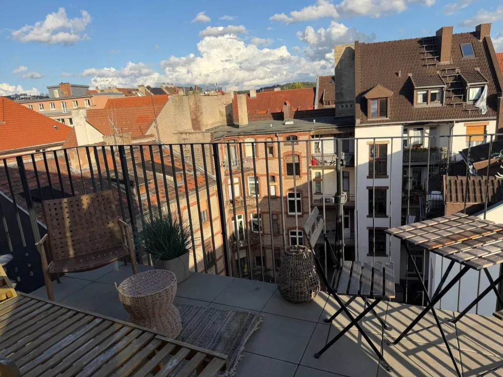 Living with a Feel-Good Factor: Bright 3-Room Apartment with Balcony and Fitted Kitchen