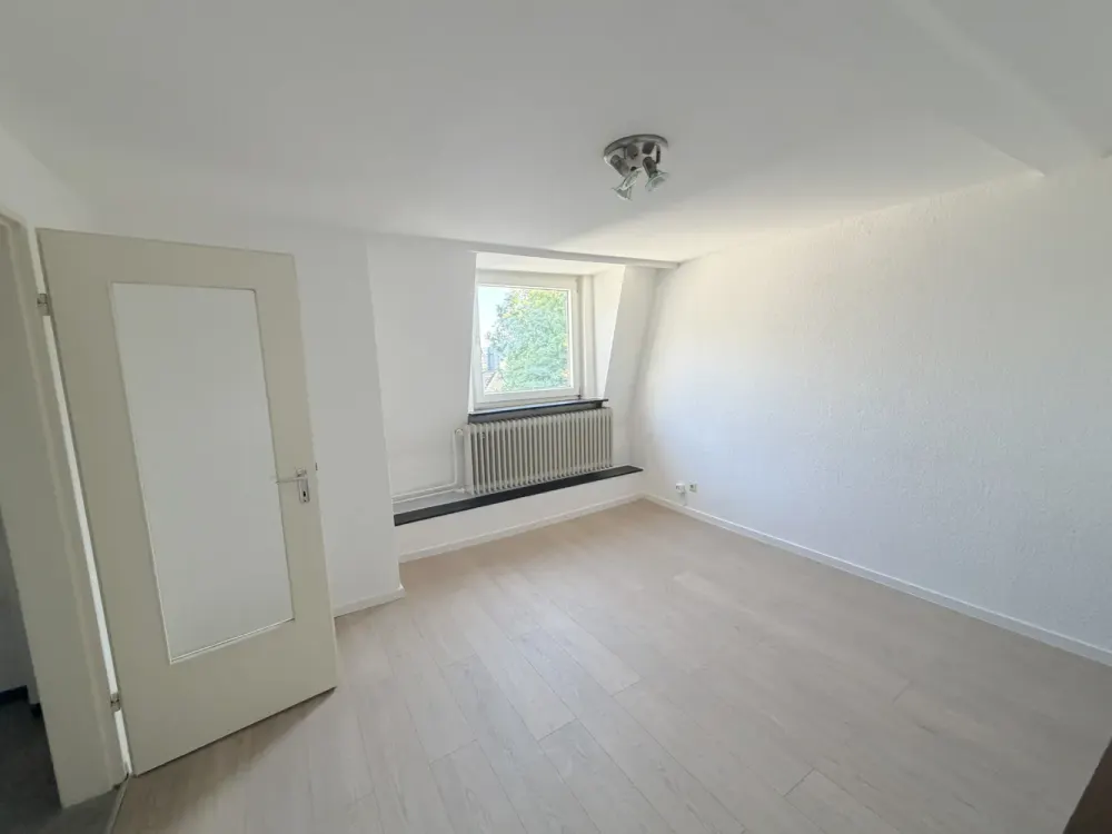 *L*A*G*E***L*A*G*E***L*A*G*E* 1-Zimmer-Wohnung im *Nordend-West* nähe Oeder Weg zu vermieten!