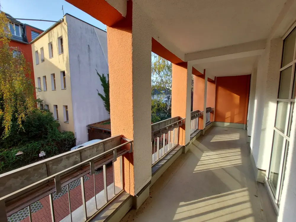 Zentral und sonnig in Westendlage - Balkon in Hoflage, Sofort bezugsfrei