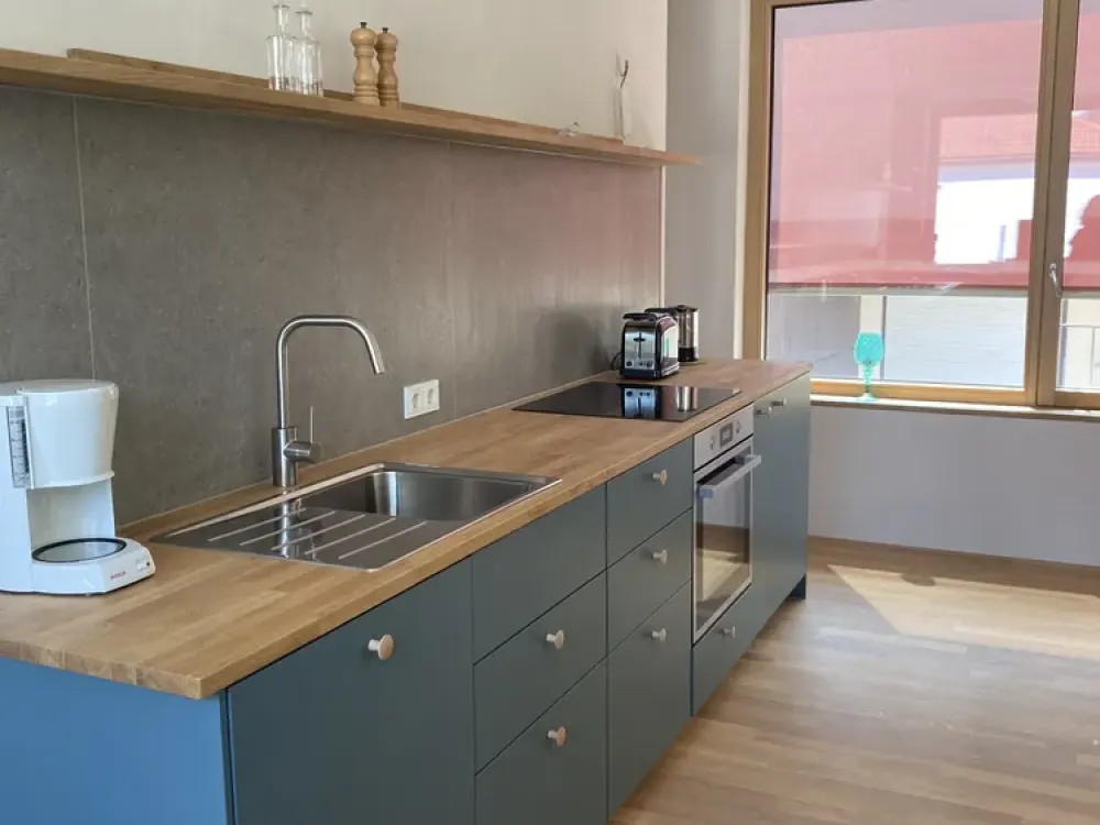 Lichtdurchflutete Maisonette-Wohnung - Möblierung möglich