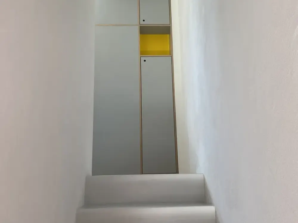 Lichtdurchflutete Maisonette-Wohnung - Möblierung möglich