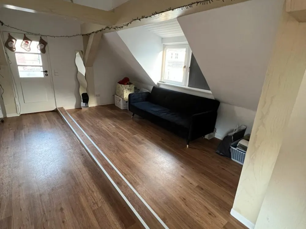 DG Wohnung mit Terrasse in Stuttgart Hedelfingen