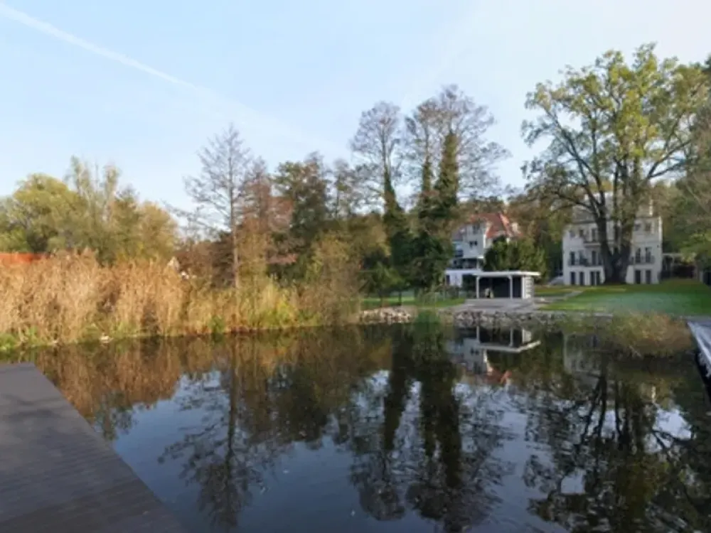 TOP 3 Zimmer Wohnung direkt am Wasser inkl. PWK Stellplatz und Bootssteg am Hubertussee