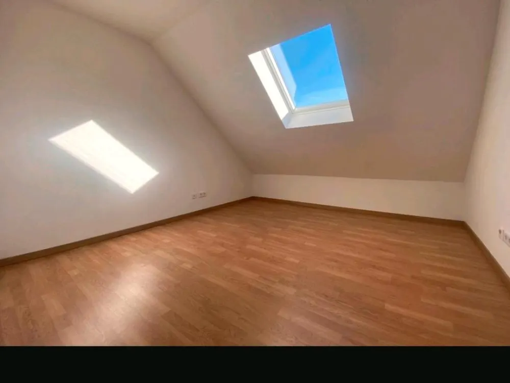 Moderne 4-Zimmer-Dachgeschosswohnung in Kahl am Main mit hochwertiger Ausstattung und Luft-Wasser-Wärmepumpe