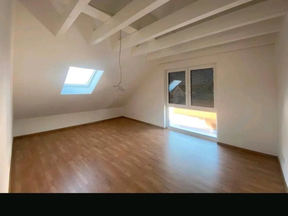 Moderne 4-Zimmer-Dachgeschosswohnung in Kahl am Main mit hochwertiger Ausstattung und Luft-Wasser-Wärmepumpe