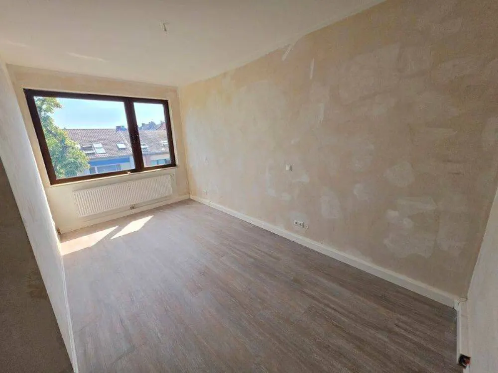 Wohnen am Benrather Schloss - Sanierte 2-Zimmer-Wohnung - Haus mit Aufzug