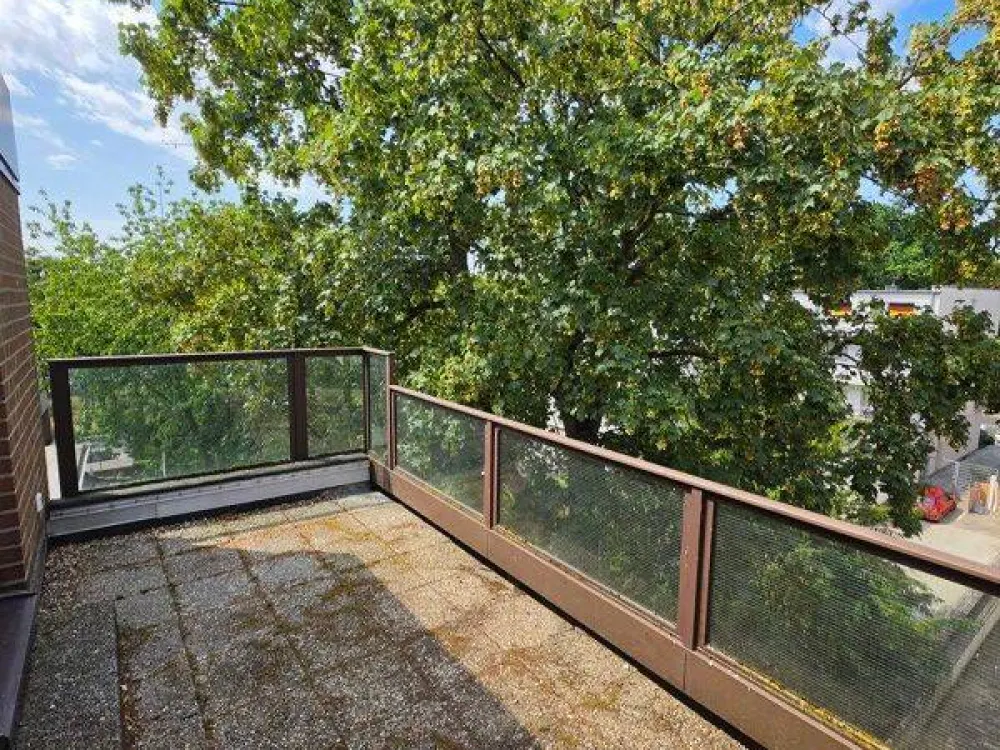 Wohnen am Benrather Schloss - Sanierte 2-Zimmer-Wohnung - Haus mit Aufzug
