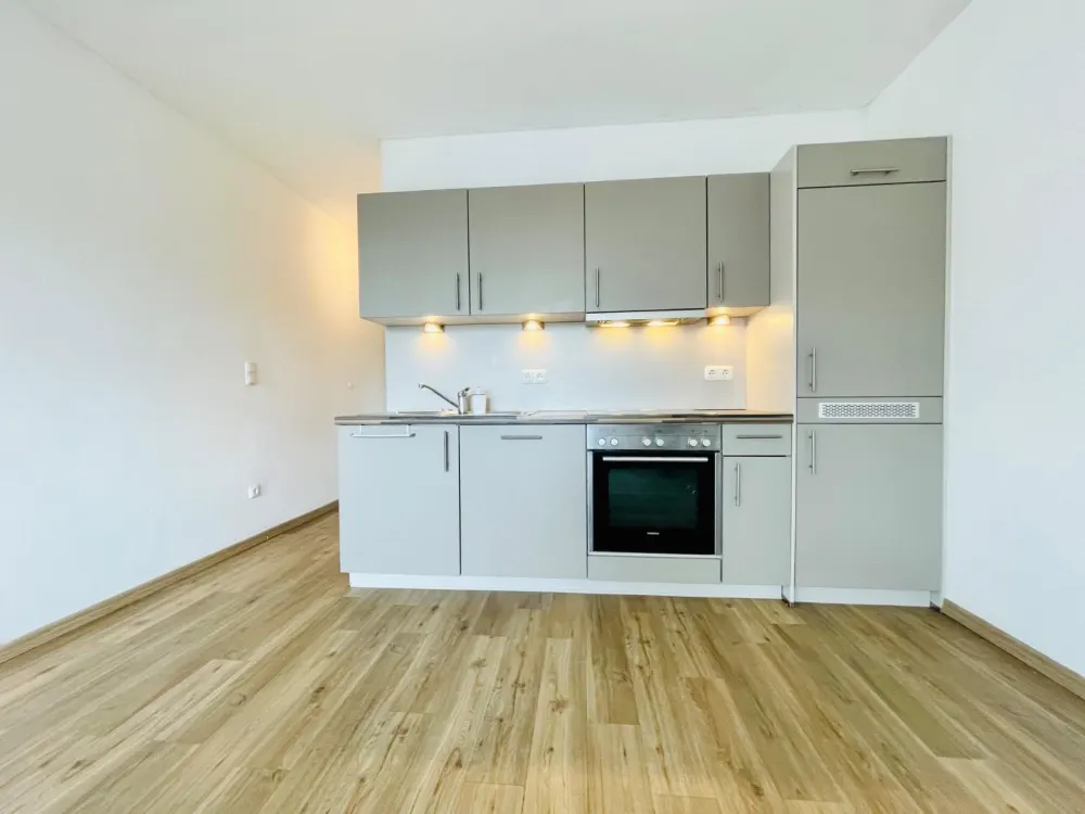 Schlosspark Apartments for Students & Trainees - Modern 1 Room Apartment