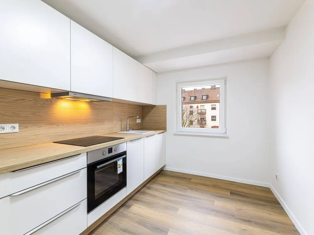 Erstbezug nach Kernsanierung, Moderne 2-Zimmer-Wohnung mit zusätzlicher Nutzfläche im DG in Nürnberg
