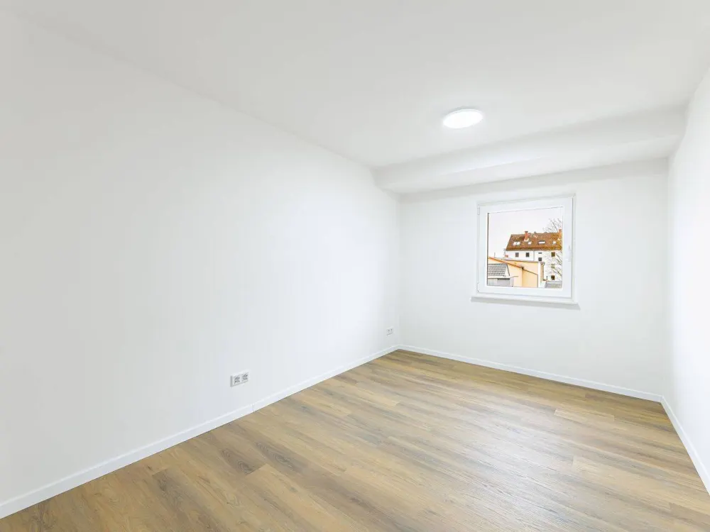 Erstbezug nach Kernsanierung, Moderne 2-Zimmer-Wohnung mit zusätzlicher Nutzfläche im DG in Nürnberg