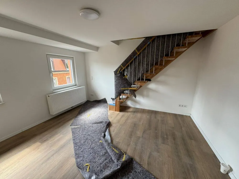 Erstbezug nach Kernsanierung, Moderne 2-Zimmer-Wohnung mit zusätzlicher Nutzfläche im DG in Nürnberg