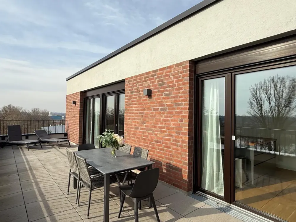 Möbliertes Penthouse mit sonniger Dachterrasse