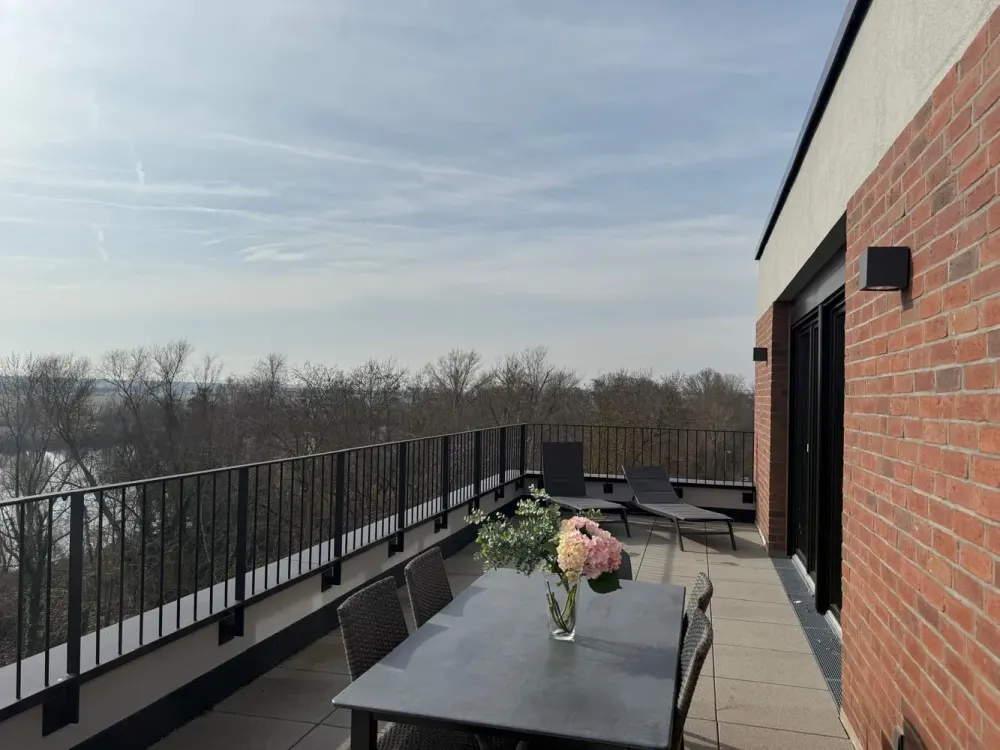 Möbliertes Penthouse mit sonniger Dachterrasse