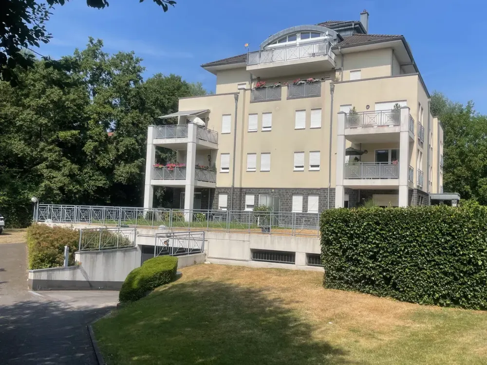 Exklusive und voll möblierte Wohnung direkt am Stadtgarten