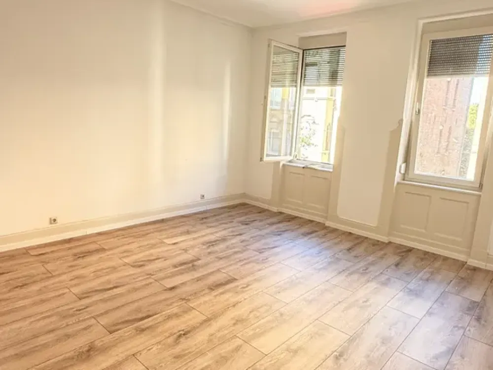 Charmante 2-Zimmer-Altbauwohnung mit Balkon in Stg-West