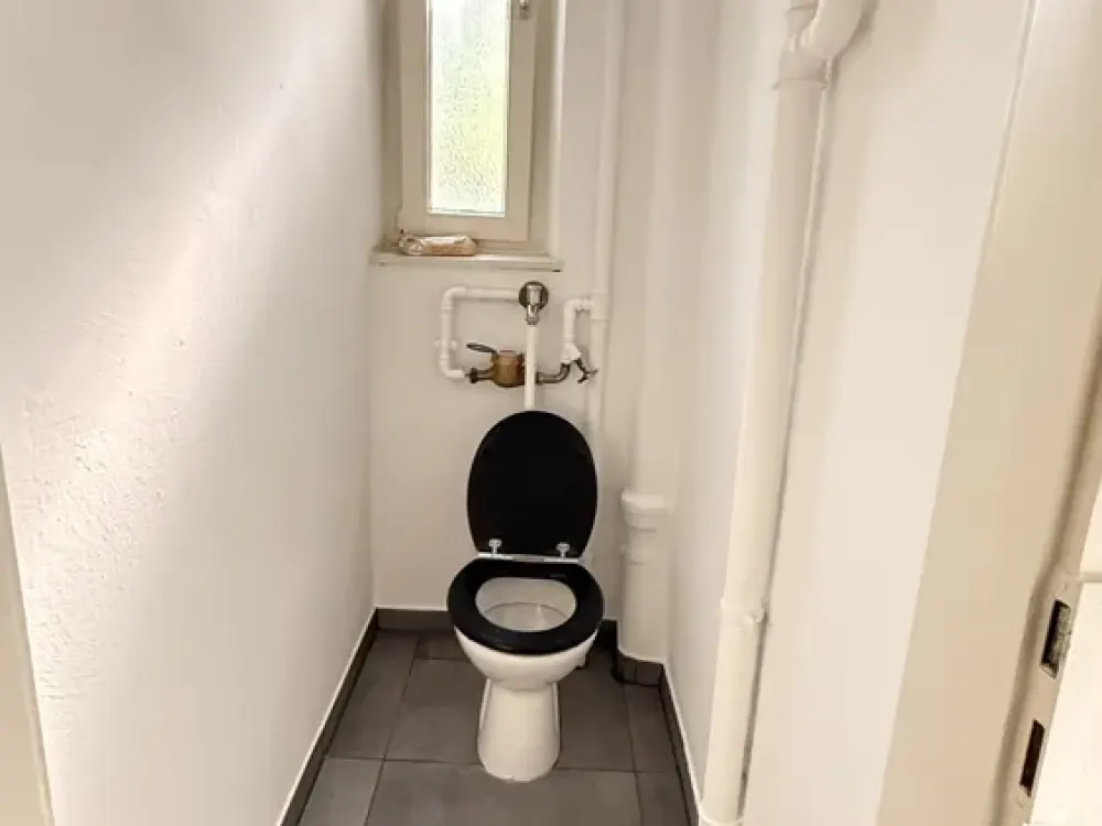 Charmante 2-Zimmer-Altbauwohnung mit Balkon in Stg-West
