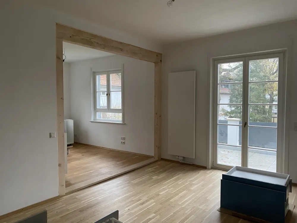 Maisonette Apartment with Large Balcony and Fitted Kitchen in Hannover/List