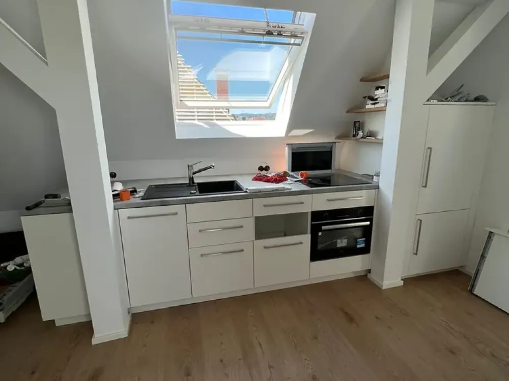 helle 1,5-Zimmer-Wohnung mit besonderem Flair in Stuttgart-Untertürkheim