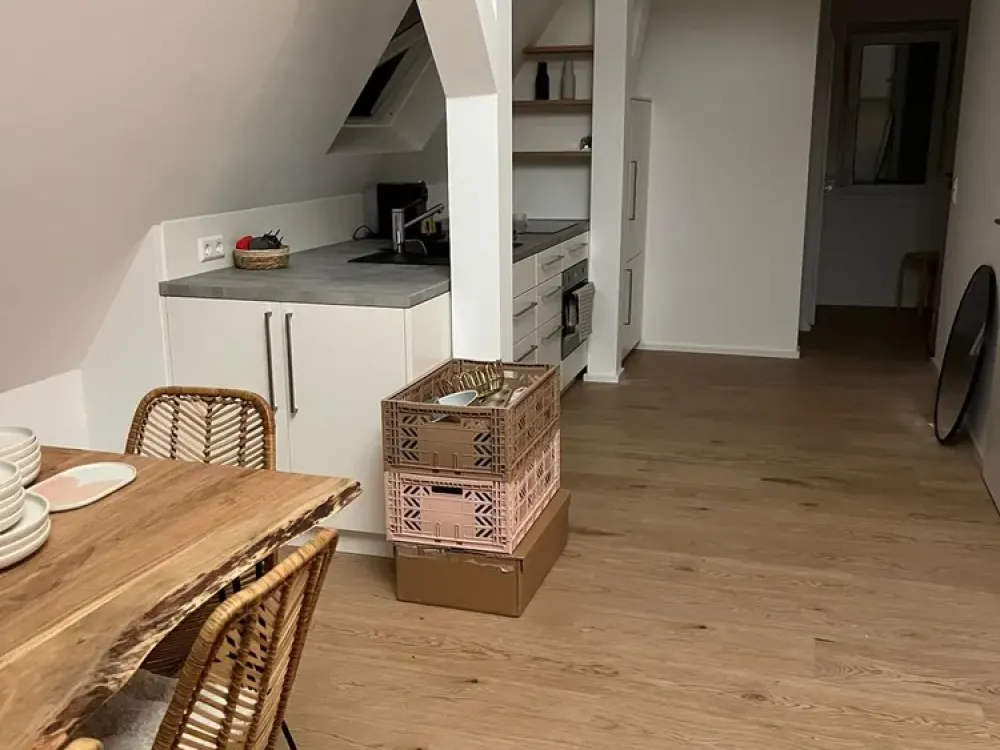 helle 1,5-Zimmer-Wohnung mit besonderem Flair in Stuttgart-Untertürkheim