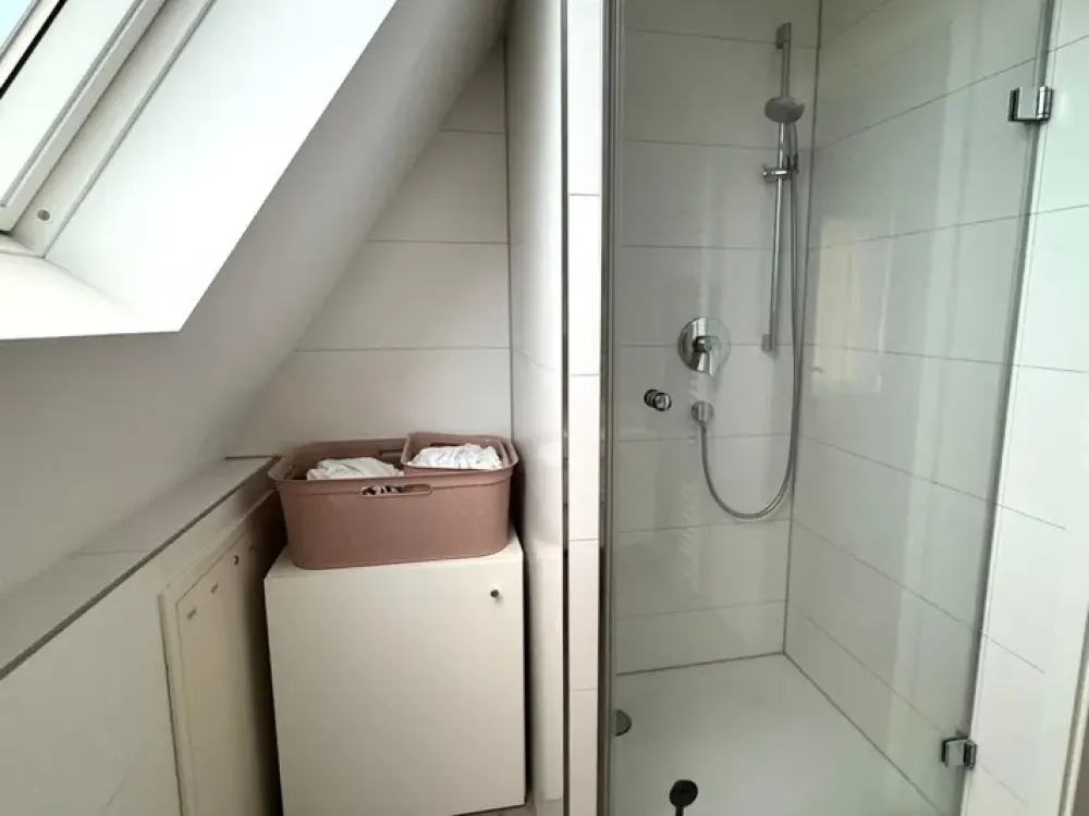 helle 1,5-Zimmer-Wohnung mit besonderem Flair in Stuttgart-Untertürkheim